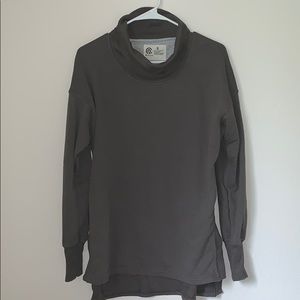 ♥️ 2/$10 Cowl neck sweater